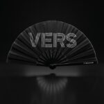 Festival-Fächer „VERS“ in Schwarz – Statement für Rave & CSD – Ansicht 1