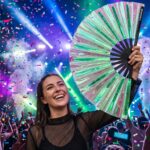 Festival-Fächer Holografisch Grün – irisierendes Rave Accessoire – Ansicht 4