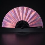 Festival-Fächer Holografisch Rosa – irisierendes Pride Accessoire – Ansicht 1