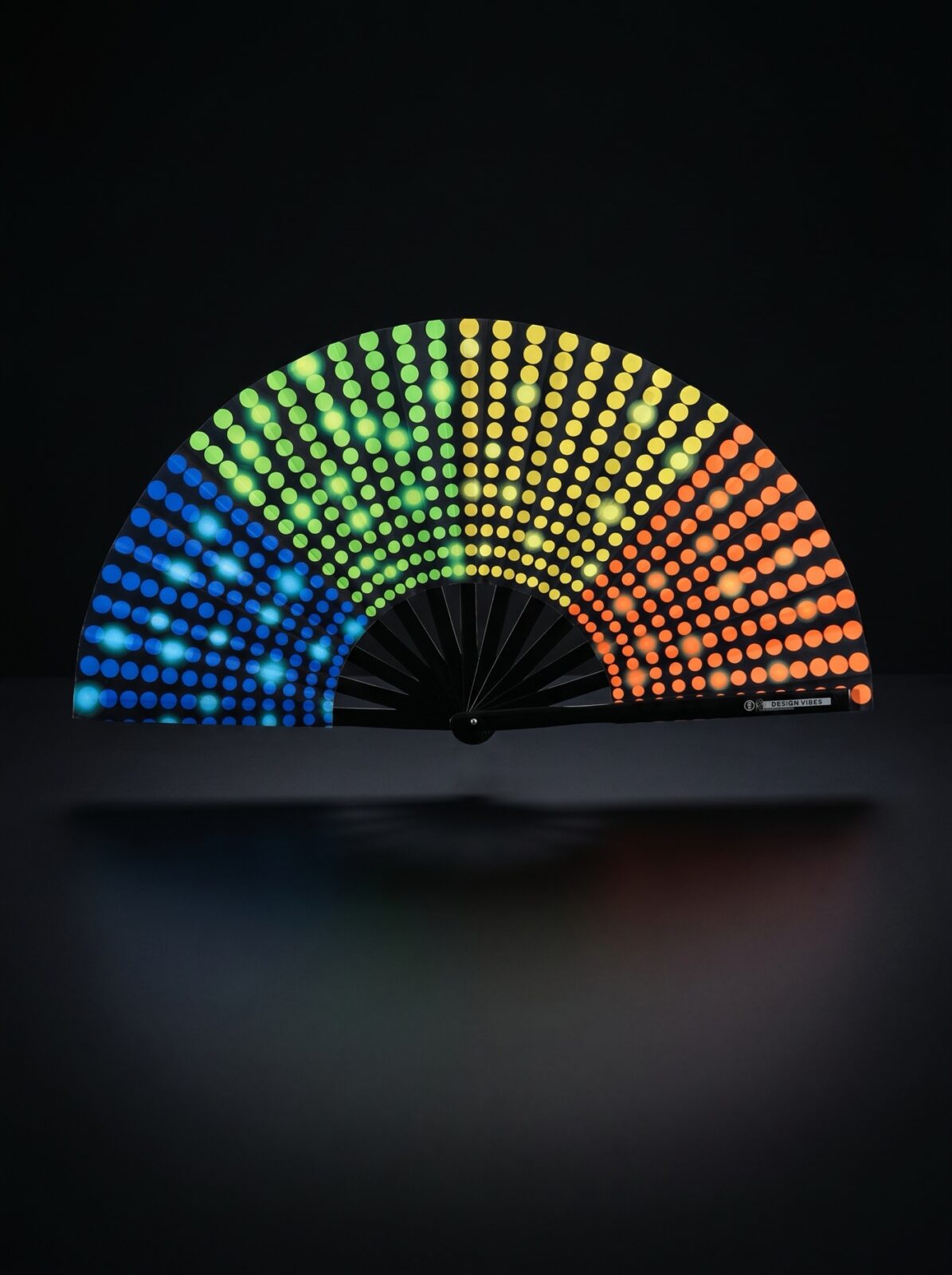Festival-Fächer Schwarz mit Regenbogen-Punkten – Rave & CSD