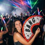 Festival-Fächer „BANG“ Comic in Rot-Weiß – Rave & Party Accessoire – Ansicht 2