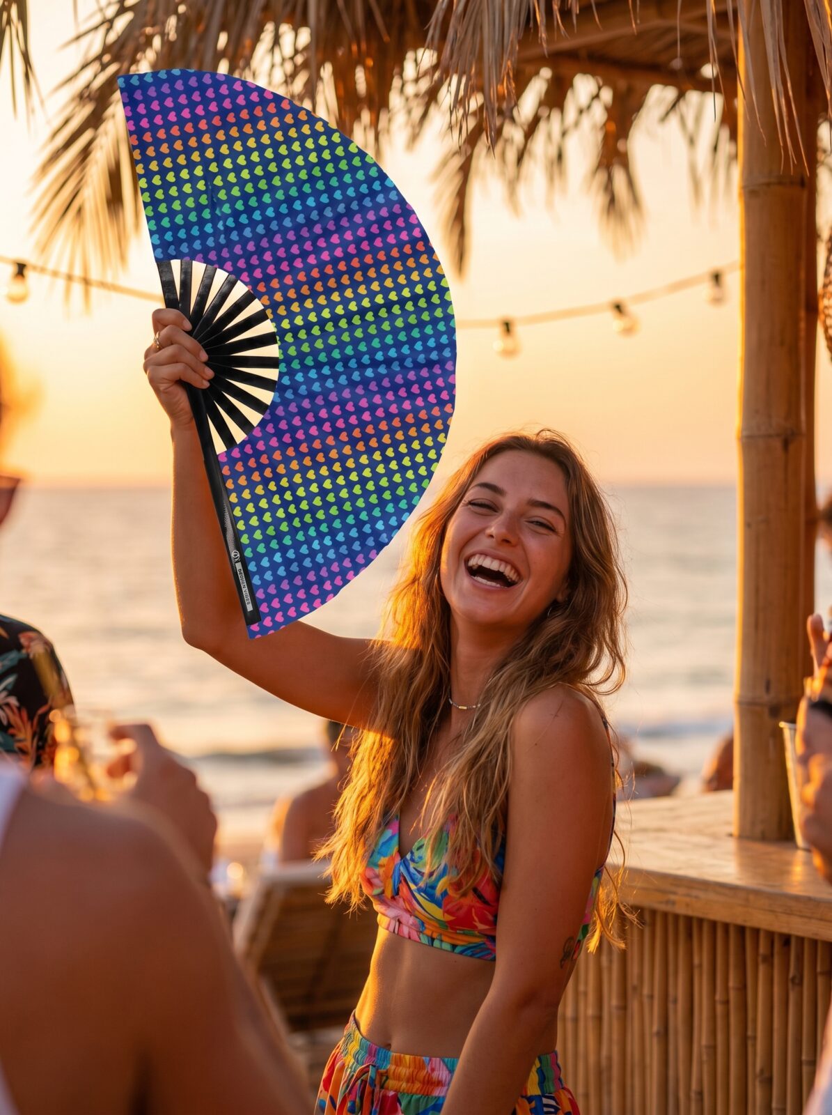 Festival-Fächer Dunkelblau mit Regenbogen-Herzen, CSD & Pride – Ansicht 6