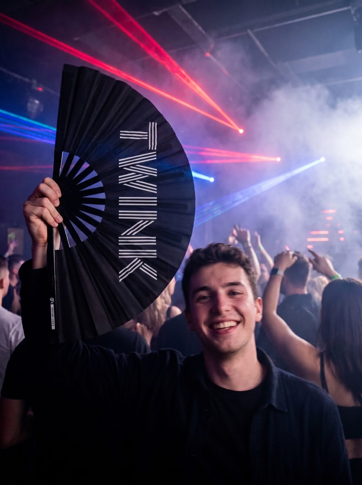 Festival-Fächer „TWINK“ in Schwarz – Rave & Pride Statement – Ansicht 2