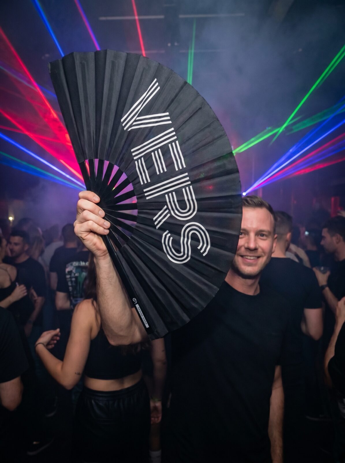 Festival-Fächer „VERS“ in Schwarz – Statement für Rave & CSD – Ansicht 2