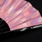 Festival-Fächer Holografisch Rosa, irisierendes Pride Accessoire – Ansicht 10
