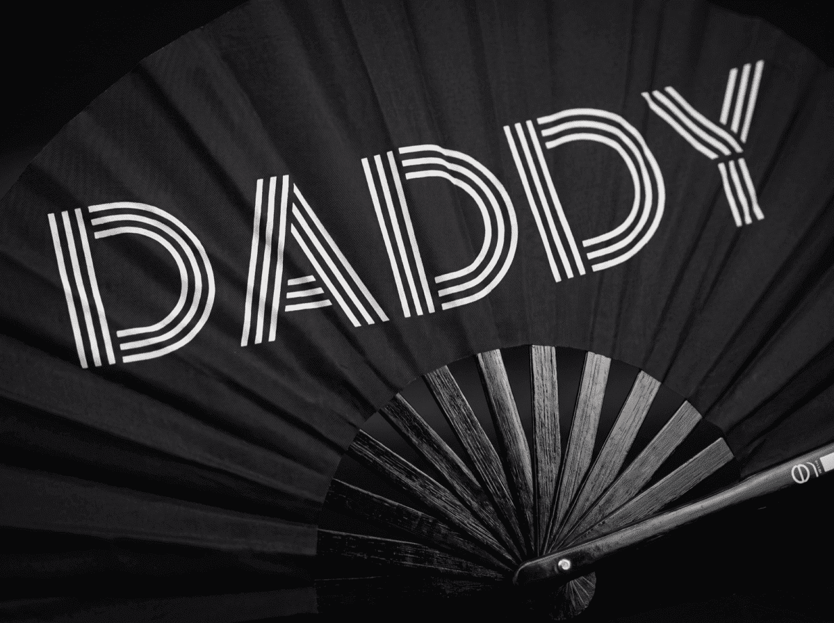 Festival-Fächer „DADDY“ in Schwarz, Rave & Pride Accessoire – Ansicht 6
