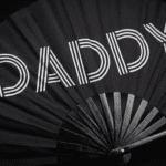 Festival-Fächer „DADDY“ in Schwarz, Rave & Pride Accessoire – Ansicht 6