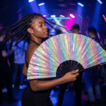 Festival-Fächer Holografisch Glitzer Pastellregenbogen für Festival & Rave – Ansicht 2