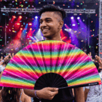 Festival-Fächer Transparent mit Regenbogenstreifen für CSD & Pride – Ansicht 4