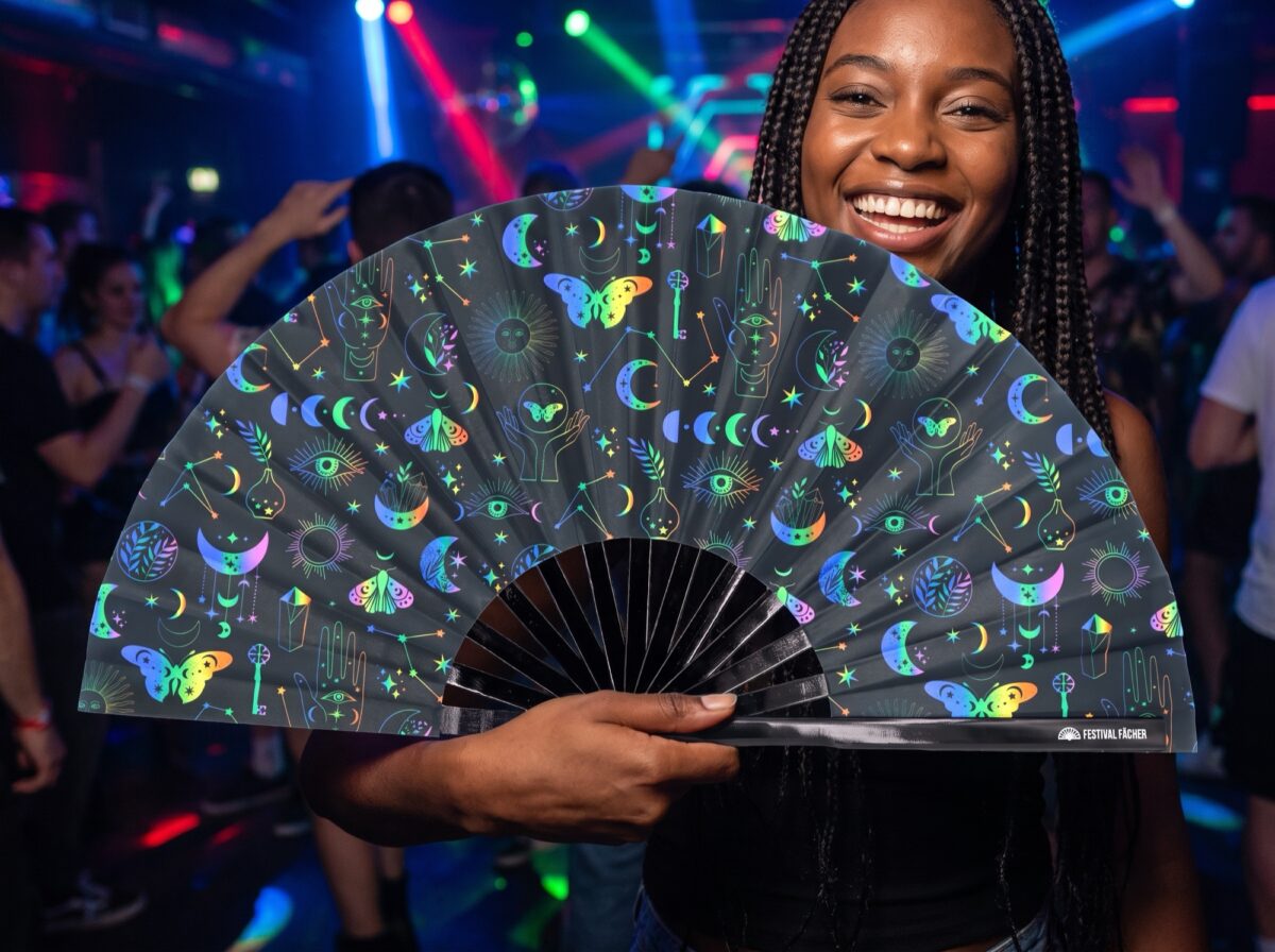 Festival-Fächer Mond & Schmetterlinge Regenbogen auf Schwarz für Festival & Boho – Ansicht 2