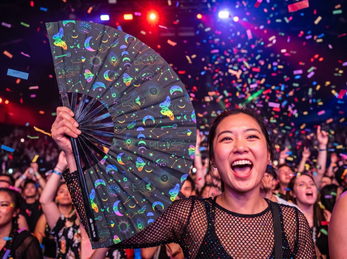 Festival-Fächer Mond & Schmetterlinge Regenbogen auf Schwarz für Festival & Boho – Ansicht 4