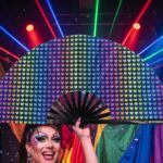 Festival-Fächer Dunkelblau mit Regenbogen-Herzen, CSD & Pride – Ansicht 5
